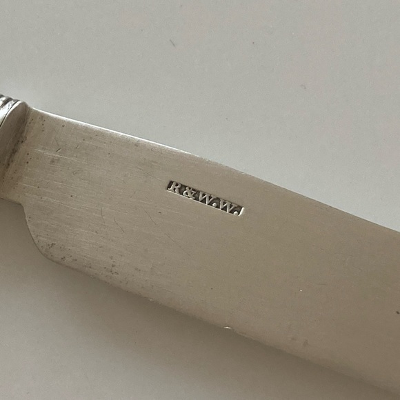 Vintage set of 5 knives: 3 Quikut steak, 1 Quikut serrated, 1 R&WW butter - Picture 5 of 7